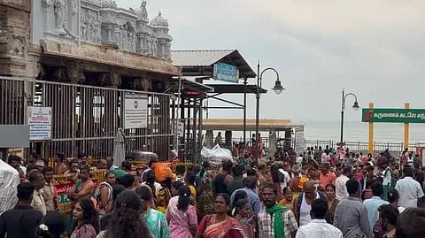 திருச்செந்தூரில் குவிந்த பக்தர்கள்