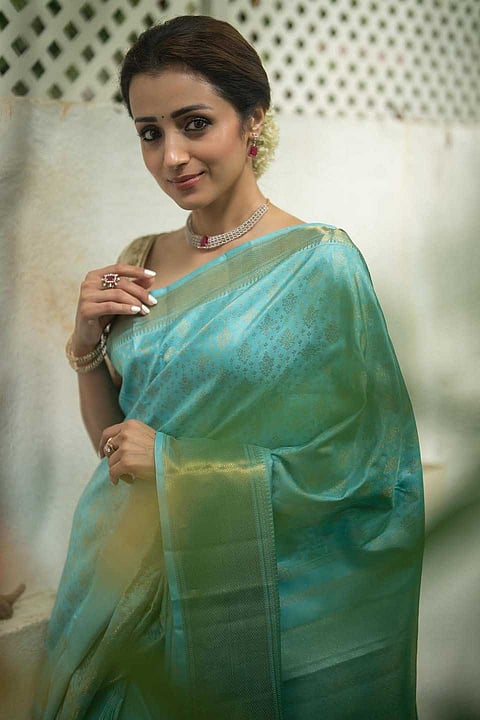 கண்ணும் கண்ணும் தான் கலந்தாச்சு கலப்பில் காதல் தான் கருவாச்சு