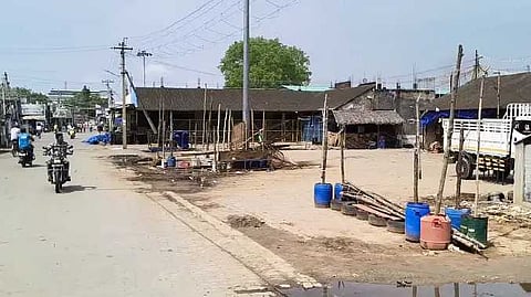 கடைகளை அடைத்து வியாபாரிகள் போராட்டம்