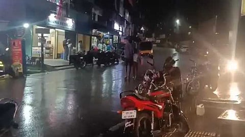 கொட்டித் தீர்த்த மழை