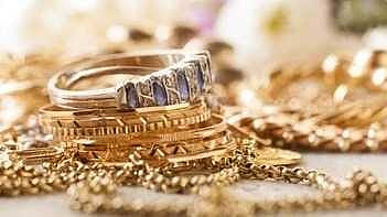 தங்கத்தின் விலை சவரனுக்கு ரூ.800 குறைந்தது