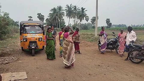 பெண்கள் முற்றுகை