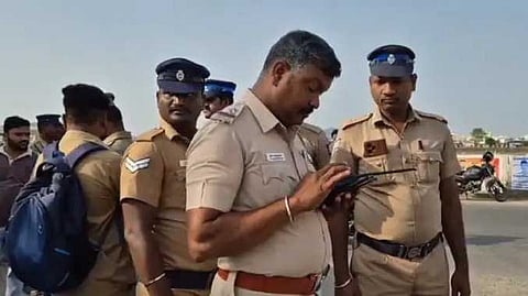 சாலை மறியல்