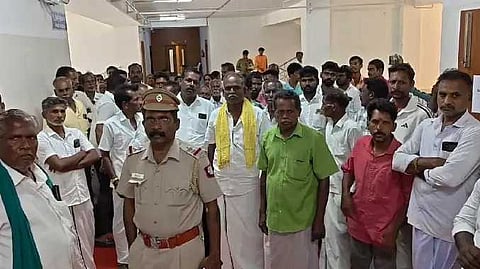 காத்திருப்பு போராட்டம்