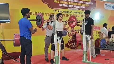வலுதூக்கும் போட்டி