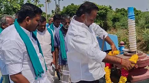 அஞ்சலி செலுத்தி போராட்டம்