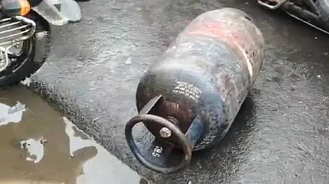 தீயில் எரிந்து சேதம்