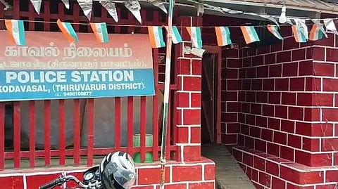 ஓய்வூதிய பணம் திருட்டு