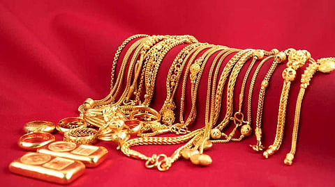 ஒரு சவரன் ஆபரணத் தங்கத்தின் விலை ரூ.1,080 சரிவு