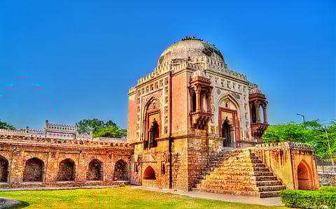 Madhi Mosque in Mehrauli Archaeological Park