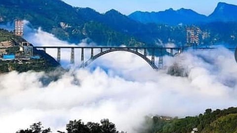 The bridge is 35 metres higher than the Eiffel Tower