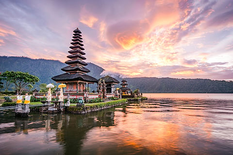 Pura Ulun Danu Bratan, Hindu temple, Bratan lake