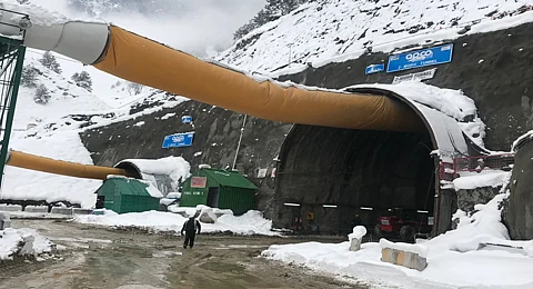 Z-Morh Tunnel,