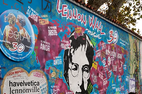 6 Iconic Walls Around The World