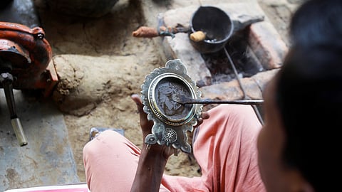 Aranmula, The Birthplace Of Kerala's Unique Hand-Made Mirrors