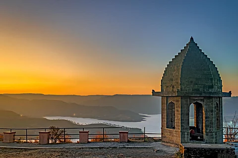 Maharashtra’s Historic Fort Towns