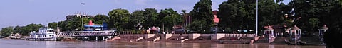 The Gandhi Ghat on the Ganga River, Patna. Credit Wikimedia Commons / Prasanth Kanna