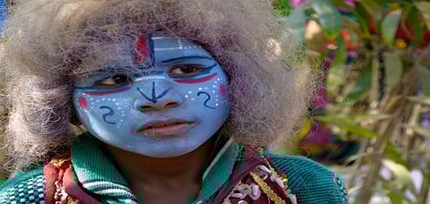 A Bahurupi performer adorning Shiva's character