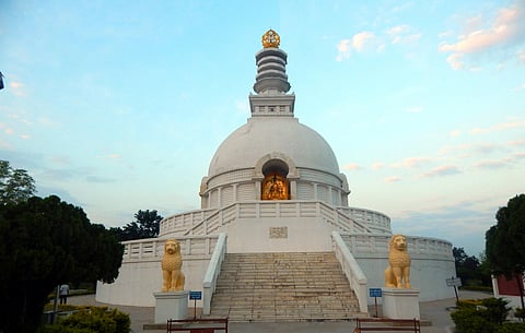 Viswa Shanti Stupa Wardha Photo MeghaYR / Shutterstock.com