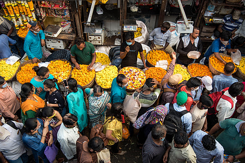 Early morning rush at the Dadar flower market
