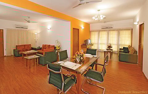 Hotel in the middle of commercial Egmore