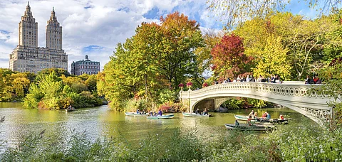 This Manhattan urban park is an iconic tourist attraction