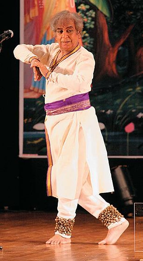 Pandit Birju Maharaj likes cities such as Lucknow, Delhi, Kolkata and Thiruvananthapuram, which still retain their old-world charm and built heritage