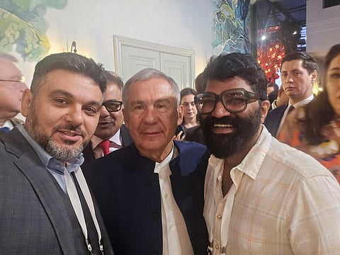 റഷ്യയിലെ ടാട്ടാർസ്ഥാൻ പ്രസിഡന്റ് റുസ്തം മിന്നിഖാനോവിനൊപ്പം സംവിധായകൻ സജിൻബാബു