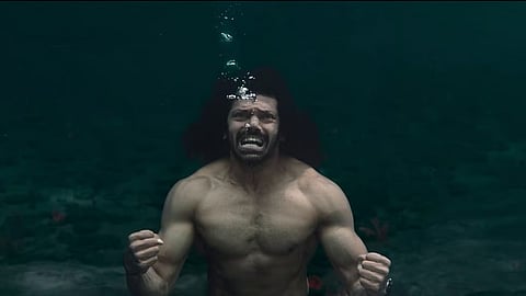 ആര്യ 'മിസ്റ്റർ എക്സ്' ഷൂട്ടിങ്ങിനിടെ