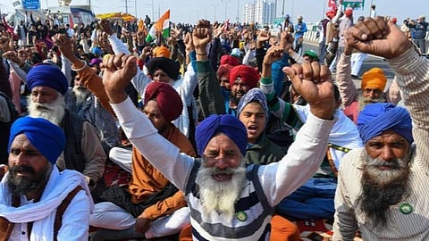 কৃষি আইনের বিরুদ্ধে চলছে আন্দোলনে
