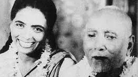 বাবা আলাউদ্দিন খান ও অন্নপূর্ণা দেবী