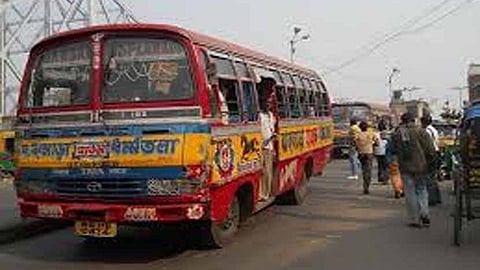 সরকারের সঙ্গে আলোচনায় সন্তুষ্ট বাস মালিকদের সংগঠন - ৭২ ঘণ্টার বাস ধর্মঘট প্রত্যাহার
