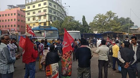 হাওড়া ময়দানে বনধের সমর্থনে পিকেটিং