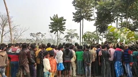 ডালখোলায় সিপিআইএম নেতার দেহ উদ্ধারে এলাকার মানুষের ক্ষোভ