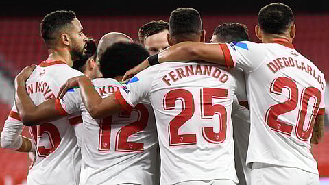 সেভিয়ার ঘরের মাঠে ২-০ ব্যবধানে হার বার্সার