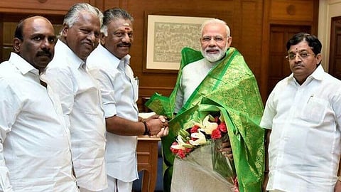 প্রধানমন্ত্রীর সঙ্গে এআইএডিএমকে নেতৃত্ব