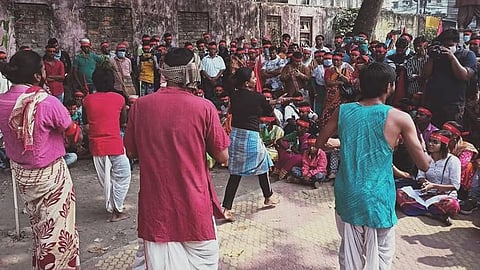 নাট্যকর্মীদের হুমকি, বাসন্তীতে কেন্দ্রীয় নীতি বিরোধী নাটক বন্ধ করলো বিজেপি