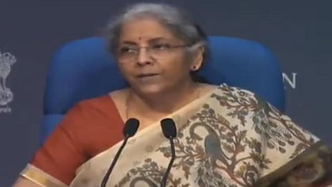 সাংবাদিক সম্মেলনে কেন্দ্রীয় অর্থমন্ত্রী নির্মলা সীতারামণ