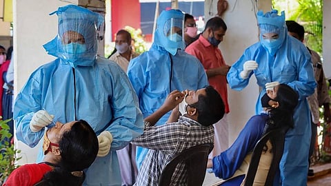 রাজ্যে একদিনে করোনা আক্রান্ত ৭,৭১৩, মৃত ৩৪, কলকাতাতেই সংক্রমিত ২ হাজার