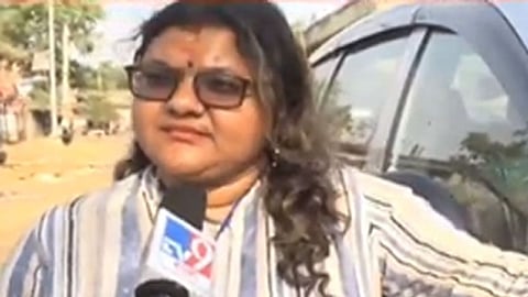 সংবাদমাধ্যমের মুখোমুখি সুজাতা খাঁ