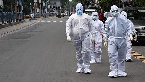 COVID-19: দেশে নতুন রেকর্ড! সাড়ে তিন লাখ ছাড়ালো দৈনিক সংক্রমণ, একদিনে মৃত ২,৮১২