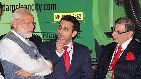 প্রধানমন্ত্রী নরেন্দ্র মোদীর সঙ্গে আদর পুনাওয়ালা