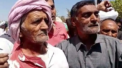 রোহতকে পুলিশি লাঠিচার্জে আহত কৃষক