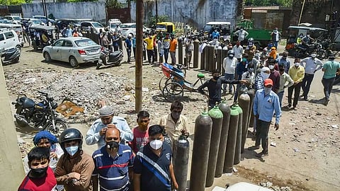 দেশজুড়ে অক্সিজেন সরবরাহে নজরদারি চালাতে টাস্ক ফোর্স গঠন সুপ্রিম কোর্টের