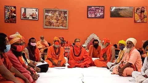 জাতিভেদ প্রথার কারণে বাড়ছে ধর্মান্তকরণের ঘটনা, রাশ টানতে বৈঠকের ডাক আখড়া পরিষদের