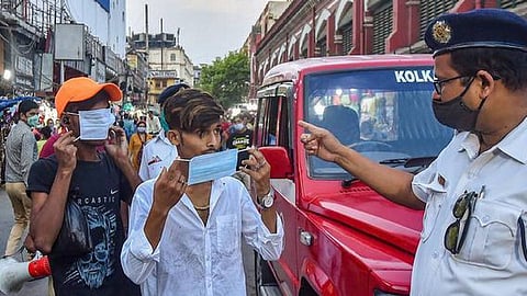 COVID-19: দৈনিক সংক্রমণ কমলেও অ্যাক্টিভ কেস বাড়ছে রাজ্যে, ২৪ ঘন্টায় মৃত ৭৮, মোট মৃত প্রায় ১৭,০০০