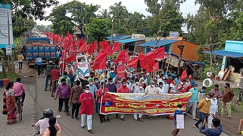হলদিয়াতে বামেদের মিছিল