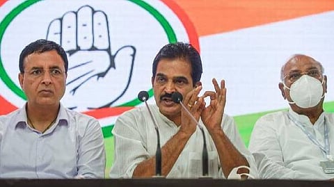 প্রেস কনফারেন্সে কংগ্রেস নেতারা