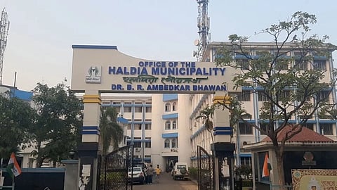 হলদিয়ার প্রাক্তন পুরপ্রধানের বিরুদ্ধে থানায় দুর্নীতির অভিযোগ, শুরু রাজনৈতিক চাপানউতোর