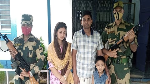 ঋণ নিয়ে দেশ ছাড়ার চেষ্টা, সীমান্তে BSF-র হাতে গ্রেফতার বাংলাদেশী পরিবার